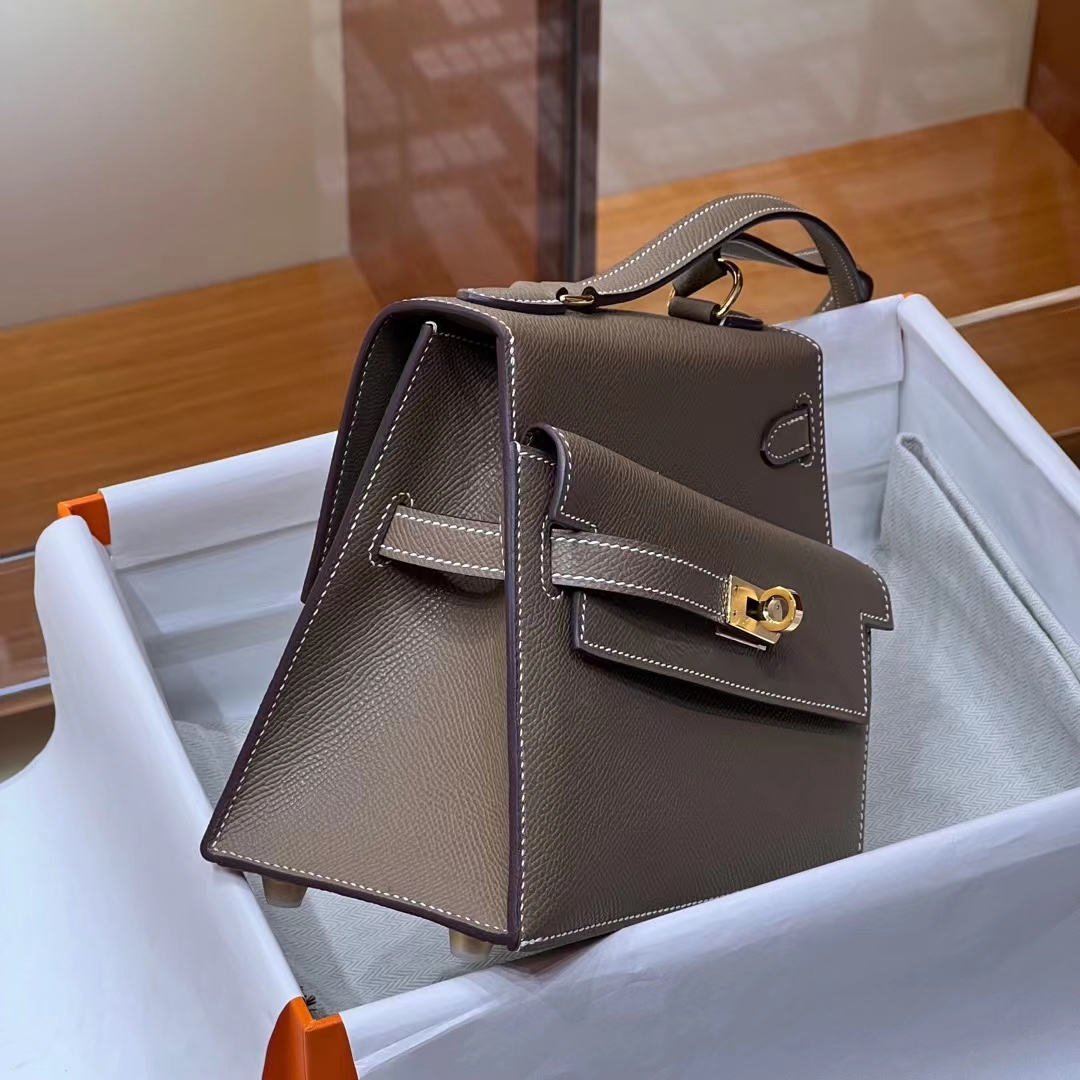 HERMES 爱马仕 Kelly II Sellier 8C Gri Elephant 大象灰 Epsom牛皮 新款双面不规则 Kelly 超个性的设计 进口蜜蜡线 全手工制作 蜜蜡线内缝 Birkinmm 铂金女王