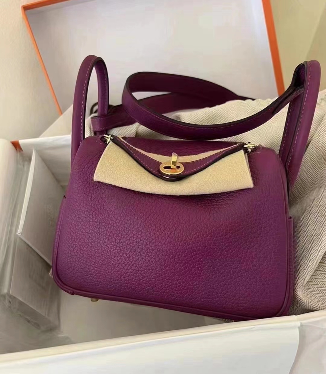 HERMES 爱马仕 【现货】 Mini Lindy 20cm 9G Amethyste 水晶紫 Swift 现货 进口蜜蜡线 全手工制作