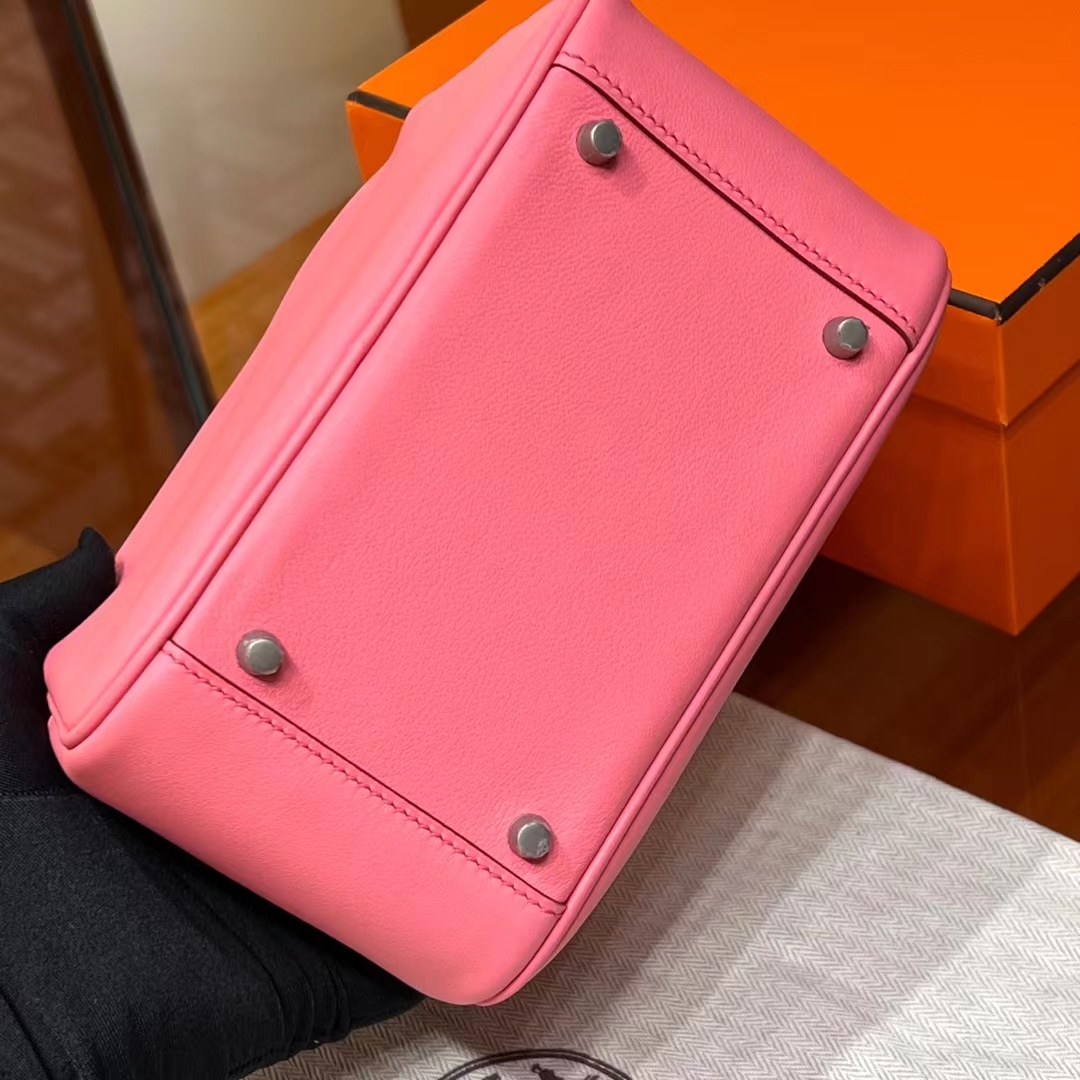 HERMES 爱马仕 【现货】 Mini Lindy 20cm U5 Rose eLipstick唇膏粉 Swift 现货 进口蜜蜡线 全手工制作