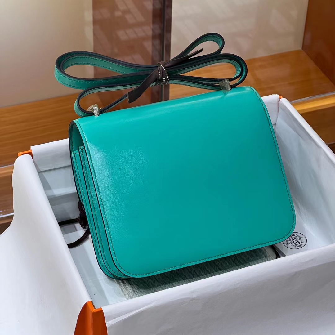 Birkinmm 铂金女王 HERMES 爱马仕 Constance 19CM BOX皮 6U Vert Dfau水绿色 进口蜜蜡线 全手工制作