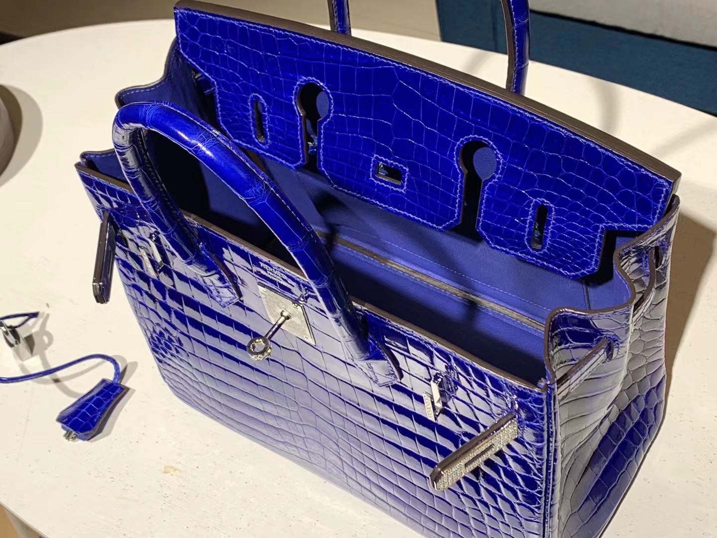 HERMES 爱马仕 Birkinmm 铂金女王【现货】 Birkin 30cm 7T Bleu electrique电光蓝 鳄鱼皮 进口蜜蜡线 全手工制作 高定真钻铂金包