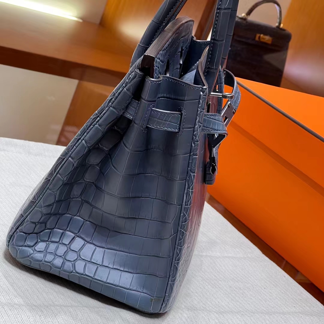 HERMES 爱马仕 【现货】 Birkin 30cm 75 Blue Jean牛仔蓝 哑光鳄鱼皮 进口蜜蜡线 全手工制作