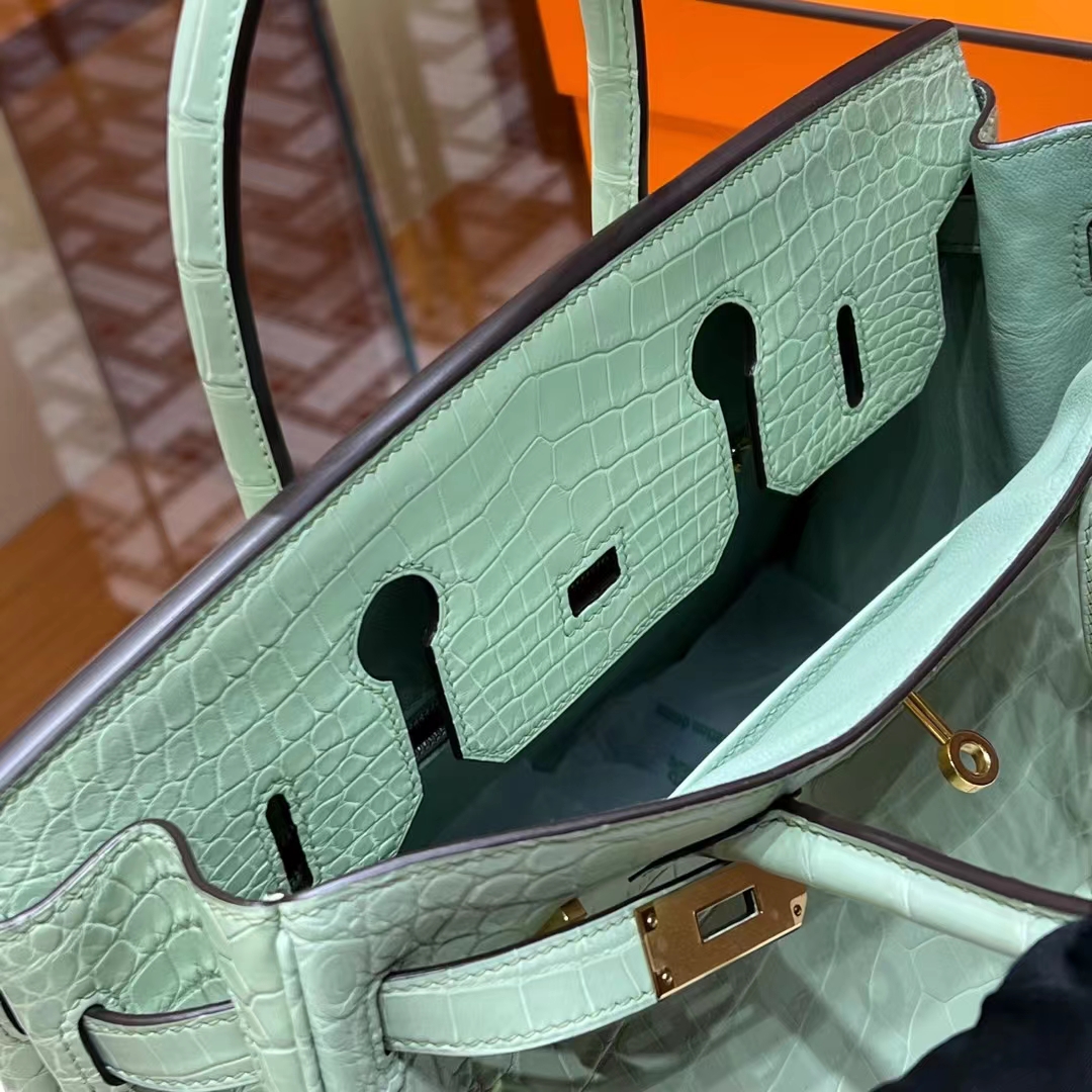 HERMES 爱马仕 【现货】 Birkin 30cm 3i牛油果 哑光鳄鱼皮 进口蜜蜡线 全手工制作 高定真钻铂金包