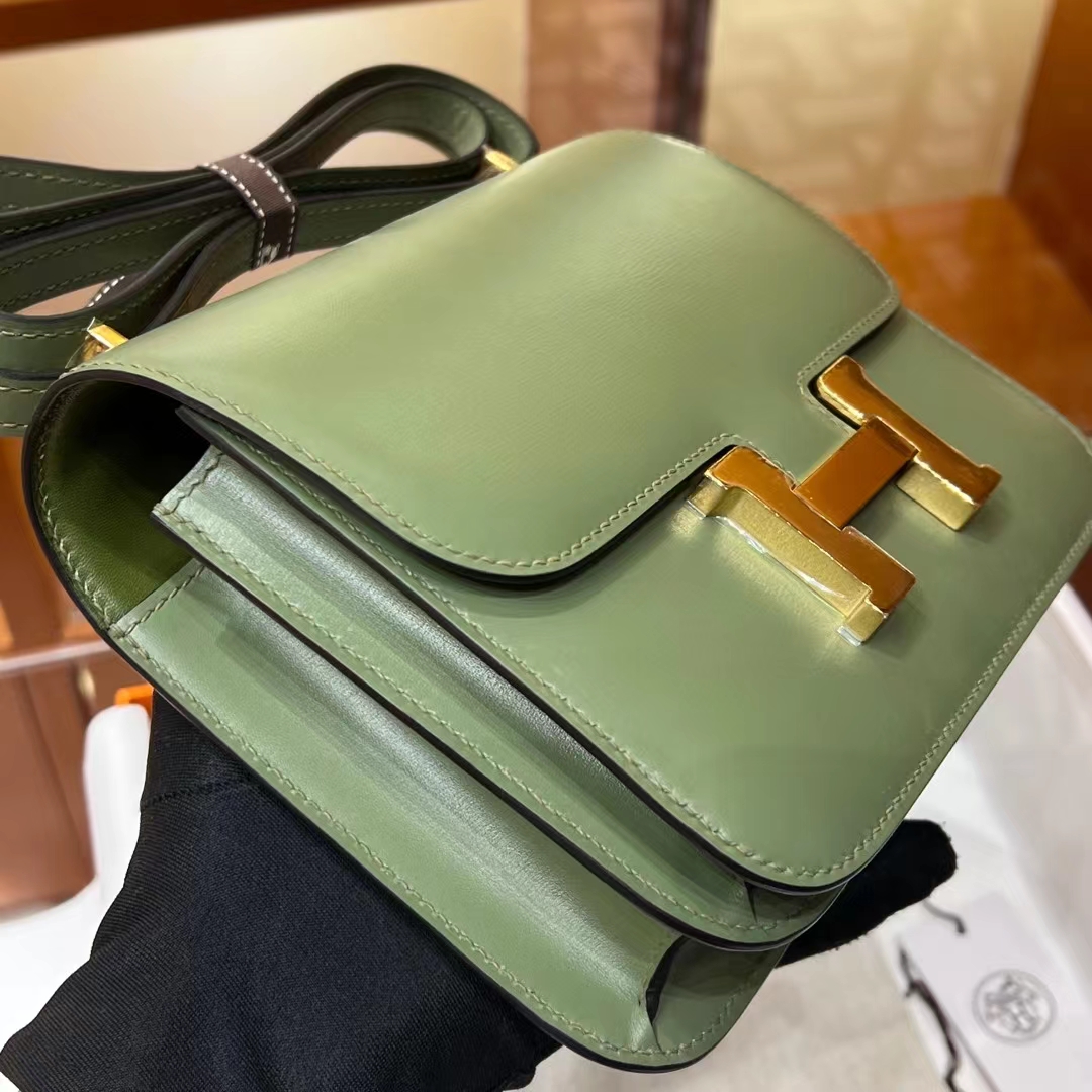 Birkinmm 铂金女王 HERMES 爱马仕 Constance 19CM 3i 牛油果色 BOX皮 进口蜜蜡线 全手工制作 