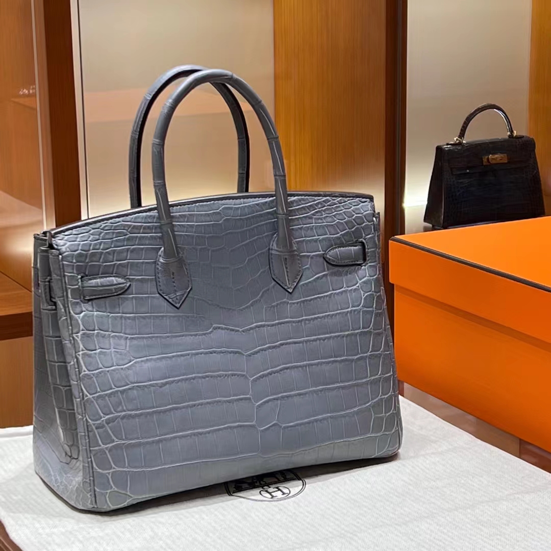 HERMES 爱马仕 【现货】 Birkin 30cm M8 Gris Asphalte 沥青灰 哑光鳄鱼皮 进口蜜蜡线 全手工制作