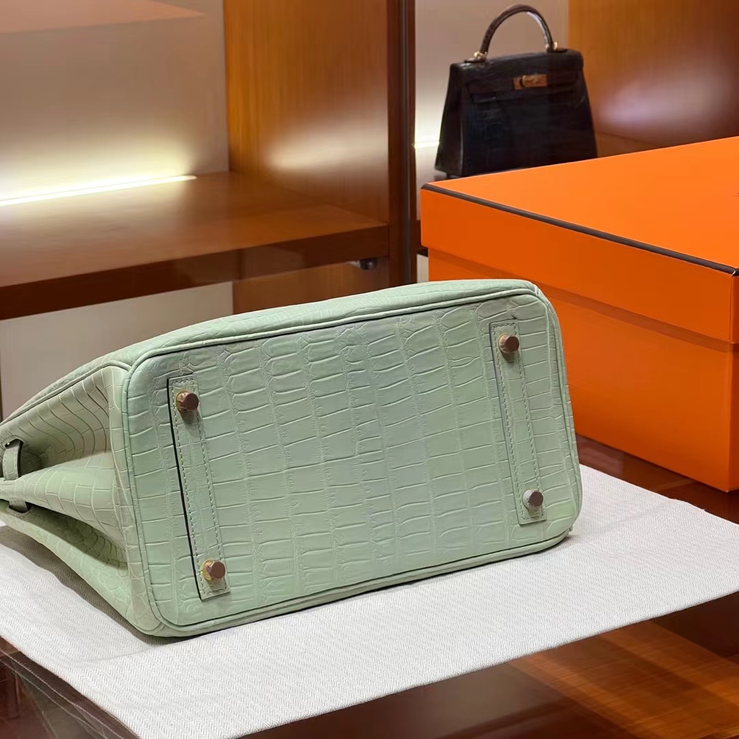 HERMES 爱马仕 【现货】 Birkin 30cm 3i牛油果 哑光鳄鱼皮 进口蜜蜡线 全手工制作 高定真钻铂金包