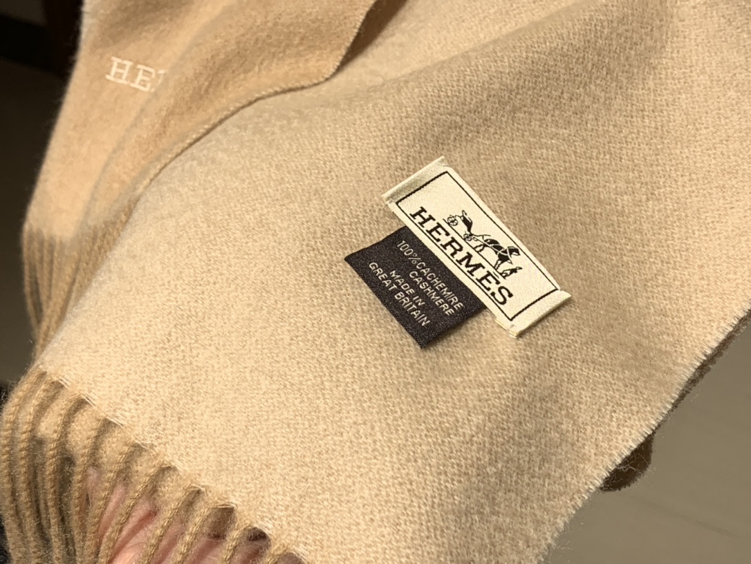 HERMES 爱马仕 秋冬新款羊绒围巾 奶茶色 两用AB面 情侣款 男女通用 30*180cm 5A级纯羊绒 原版全套包装 Birkinmm 铂金女王