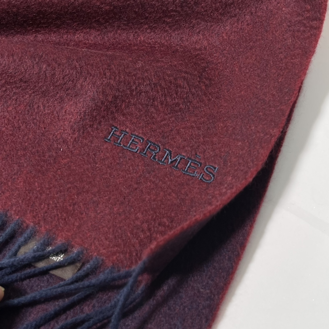 HERMES 爱马仕 秋冬新款羊绒围巾 酒红色 两用AB面 情侣款 男女通用 30*180cm 5A级纯羊绒 原版全套包装 Birkinmm 铂金女王