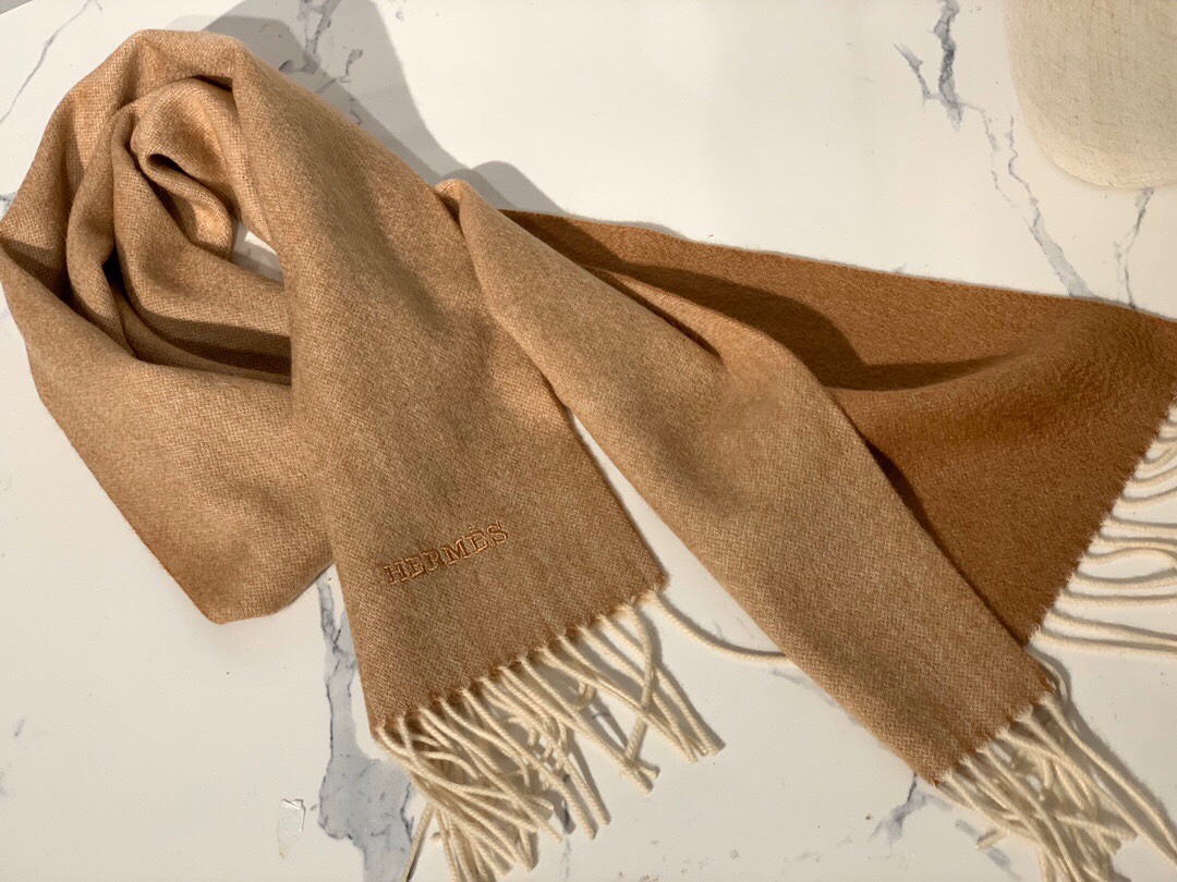 HERMES 爱马仕 秋冬新款羊绒围巾 金驼色 两用AB面 情侣款 男女通用 30*180cm 5A级纯羊绒 原版全套包装 Birkinmm 铂金女王