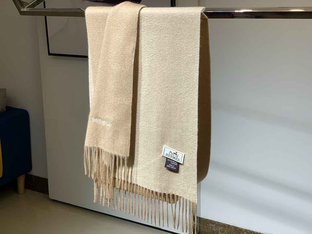 HERMES 爱马仕 秋冬新款羊绒围巾 奶茶色 两用AB面 情侣款 男女通用 30*180cm 5A级纯羊绒 原版全套包装 Birkinmm 铂金女王