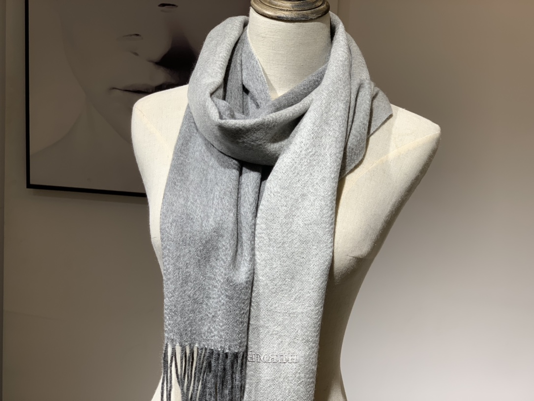 HERMES 爱马仕 秋冬新款羊绒围巾 灰色 两用AB面 情侣款 男女通用 30*180cm 5A级纯羊绒 原版全套包装 Birkinmm 铂金女王