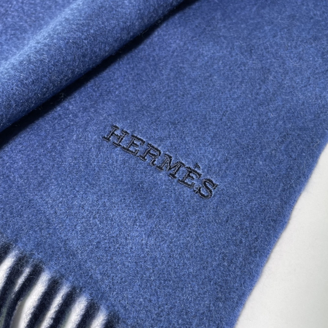 HERMES 爱马仕 秋冬新款羊绒围巾 宝蓝色 两用AB面 情侣款 男女通用 30*180cm 5A级纯羊绒 原版全套包装 Birkinmm 铂金女王