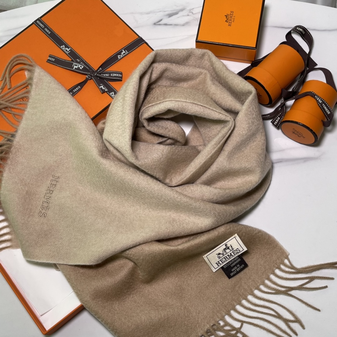 HERMES 爱马仕 秋冬新款羊绒围巾 奶茶色 两用AB面 情侣款 男女通用 30*180cm 5A级纯羊绒 原版全套包装 Birkinmm 铂金女王