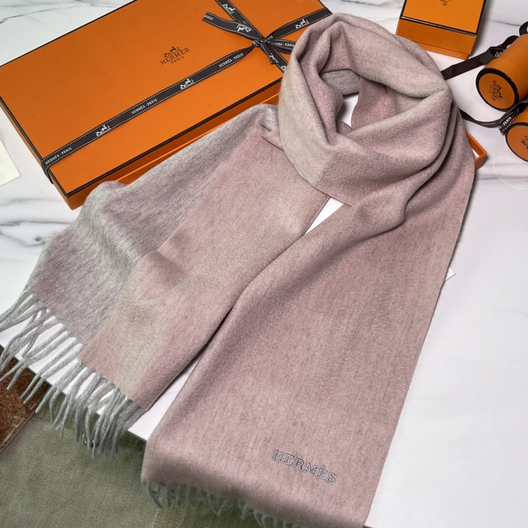 HERMES 爱马仕 秋冬新款羊绒围巾 粉灰色 两用AB面 情侣款 男女通用 30*180cm 5A级纯羊绒 原版全套包装 Birkinmm 铂金女王