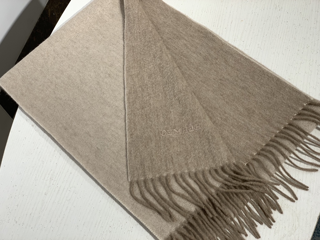 HERMES 爱马仕 秋冬新款羊绒围巾 奶昔白 两用AB面 情侣款 男女通用 30*180cm 5A级纯羊绒 原版全套包装 Birkinmm 铂金女王