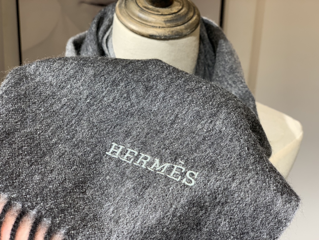HERMES 爱马仕 秋冬新款羊绒围巾 黑灰色 两用AB面 情侣款 男女通用 30*180cm 5A级纯羊绒 原版全套包装 Birkinmm 铂金女王