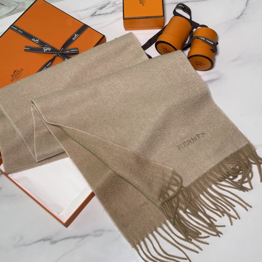 HERMES 爱马仕 秋冬新款羊绒围巾 奶茶色 两用AB面 情侣款 男女通用 30*180cm 5A级纯羊绒 原版全套包装 Birkinmm 铂金女王