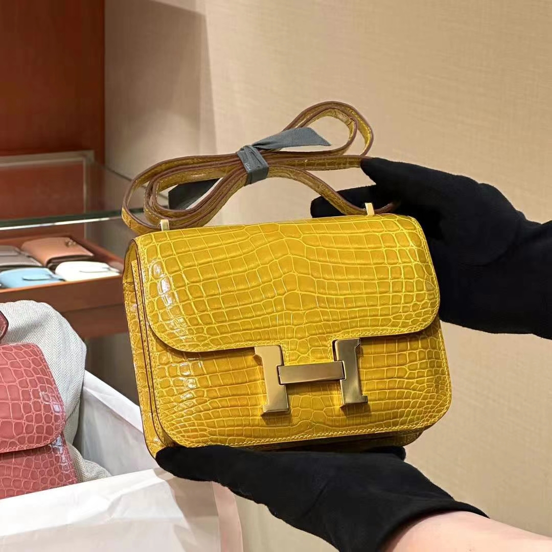 HERMES 爱马仕 【现货】 空姐包 Constance 19cm 9D 琥珀黄 Alligator 美洲鳄 现货 进口蜜蜡线 全手工制作