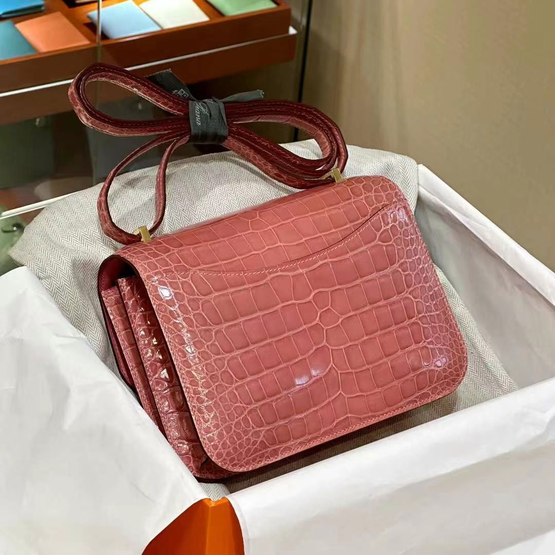 HERMES 爱马仕 【现货】 空姐包 Constance 19cm U5 Rose eLipstick唇膏粉 Alligator 美洲鳄 现货 进口蜜蜡线 全手工制作