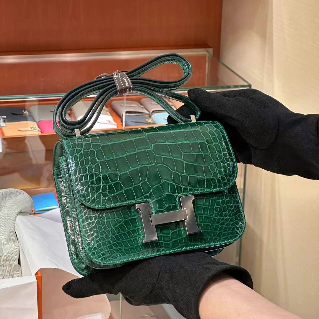 HERMES 爱马仕 【现货】 空姐包 Constance 19cm 67 Vert Fonce祖母绿 Alligator 美洲鳄 现货 进口蜜蜡线 全手工制作