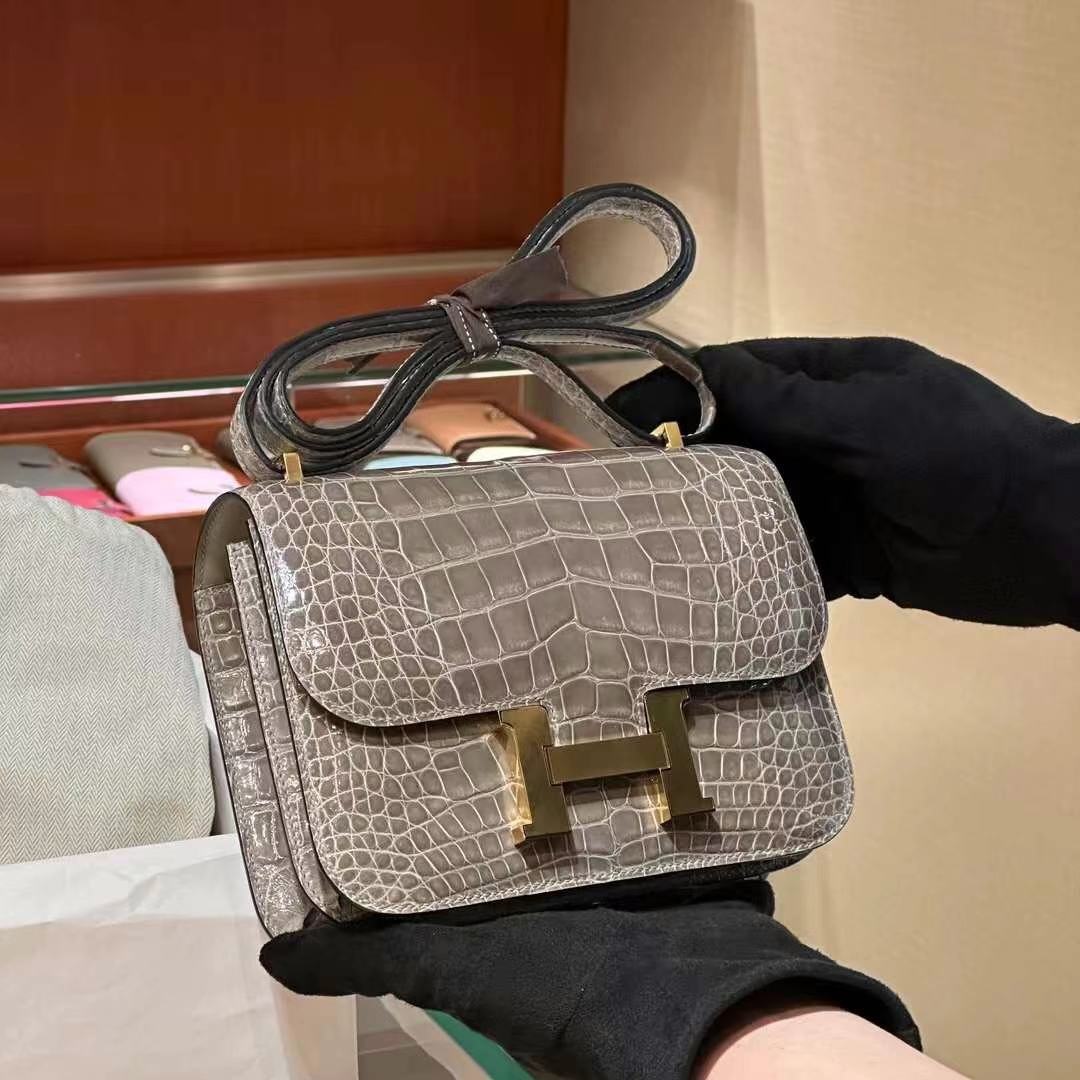 HERMES 爱马仕 【现货】 空姐包 Constance 19cm 8C Gri Elephant 大象灰 Alligator 美洲鳄 现货 进口蜜蜡线 全手工制作