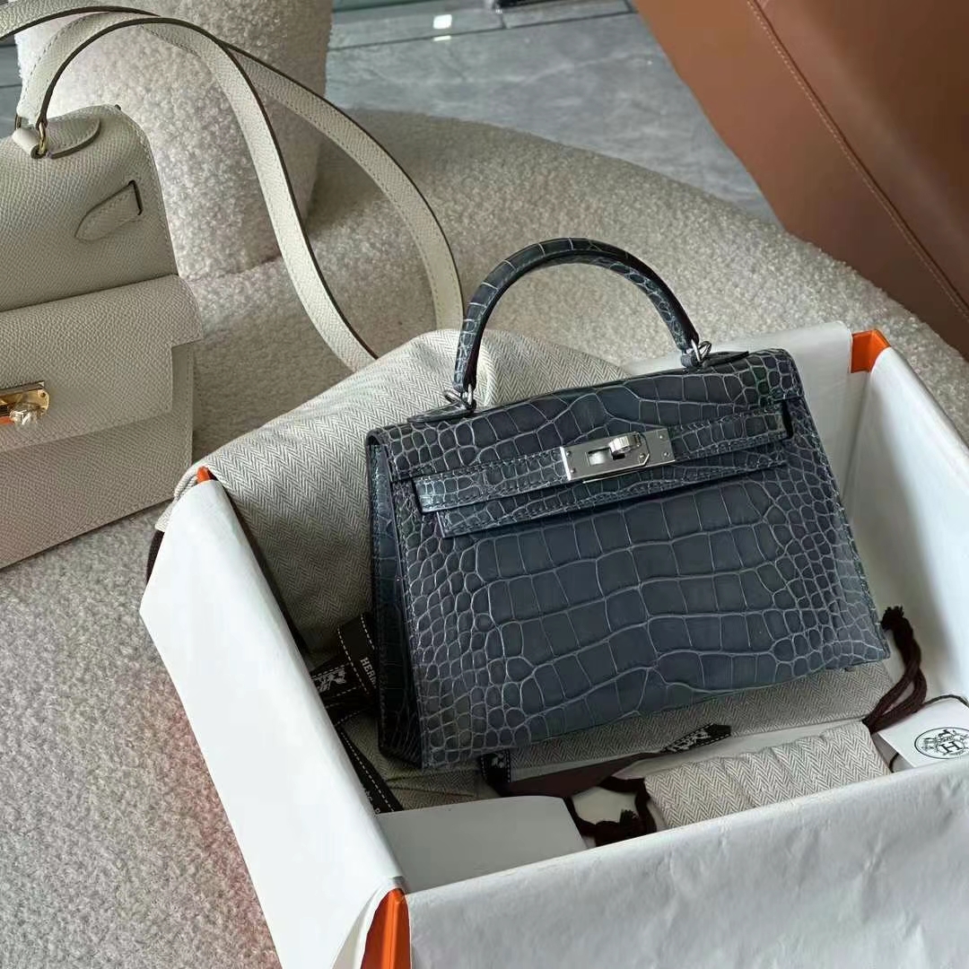 HERMES 爱马仕 【现货】 MiniKelly 2 8F Etain 锡器灰 Alligator 美洲鳄 现货 进口蜜蜡线 全手工制作