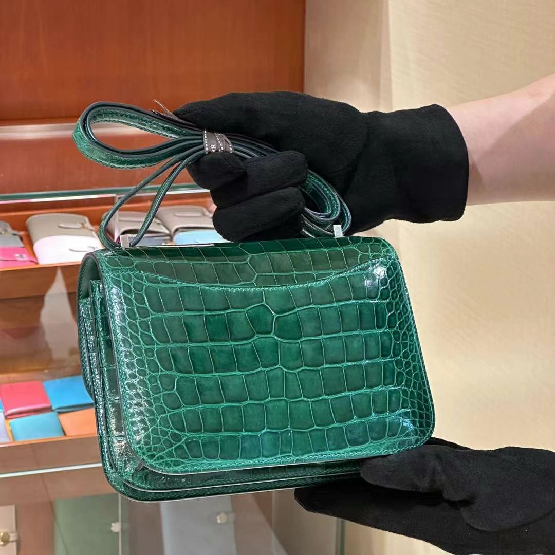 HERMES 爱马仕 【现货】 空姐包 Constance 19cm 67 Vert Fonce祖母绿 Alligator 美洲鳄 现货 进口蜜蜡线 全手工制作