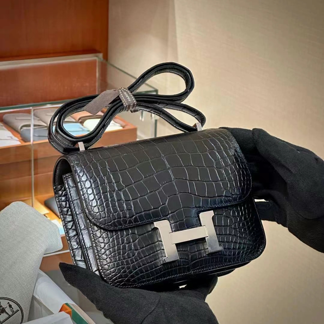 HERMES 爱马仕 【现货】 空姐包 Constance 19cm 89 Nior 经典黑 Alligator 美洲鳄 现货 进口蜜蜡线 全手工制作