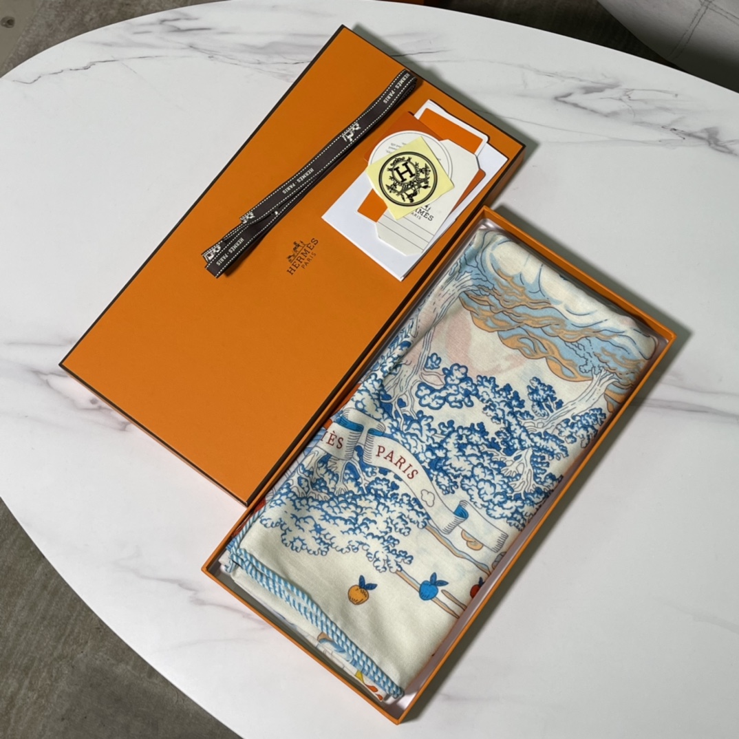 铂金女王 Birkinmm HERMES秋冬丝绒披肩 140 x140cm 70%山羊绒 30%桑蚕丝 纯手工卷边-铂金女王 铂金女王 Birkinmm HERMES秋冬丝绒披肩 140 x140cm 70%山羊绒 30%桑蚕丝 纯手工卷边