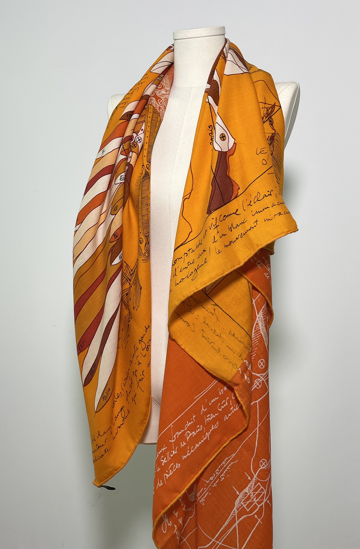 Birkinmm 铂金女王 HERMES 秋季新款 《飞马传说》橙色 140x140cm 丝绒材质