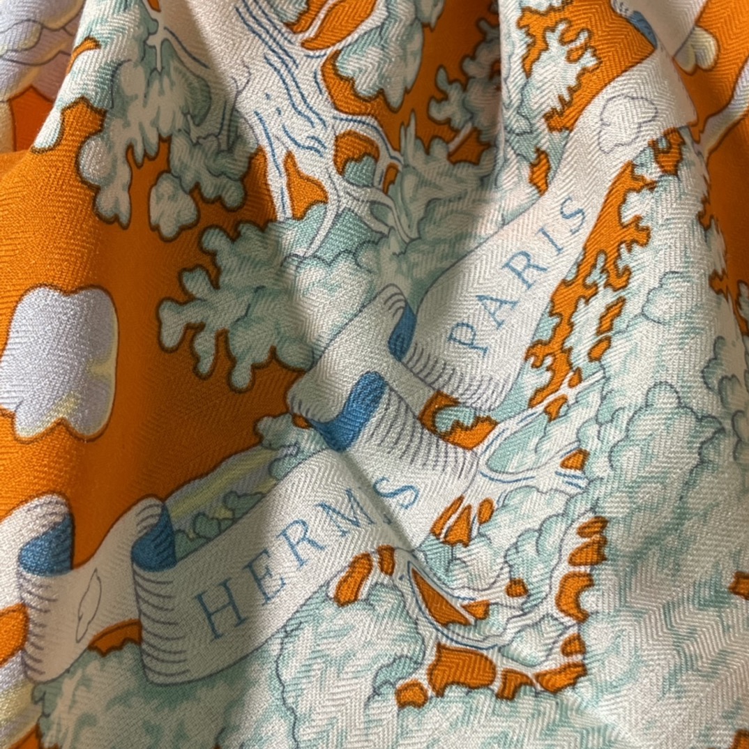 铂金女王 Birkinmm HERMES秋冬丝绒披肩 140 x140cm 70%山羊绒 30%桑蚕丝 纯手工卷边-铂金女王 铂金女王 Birkinmm HERMES秋冬丝绒披肩 140 x140cm 70%山羊绒 30%桑蚕丝 纯手工卷边