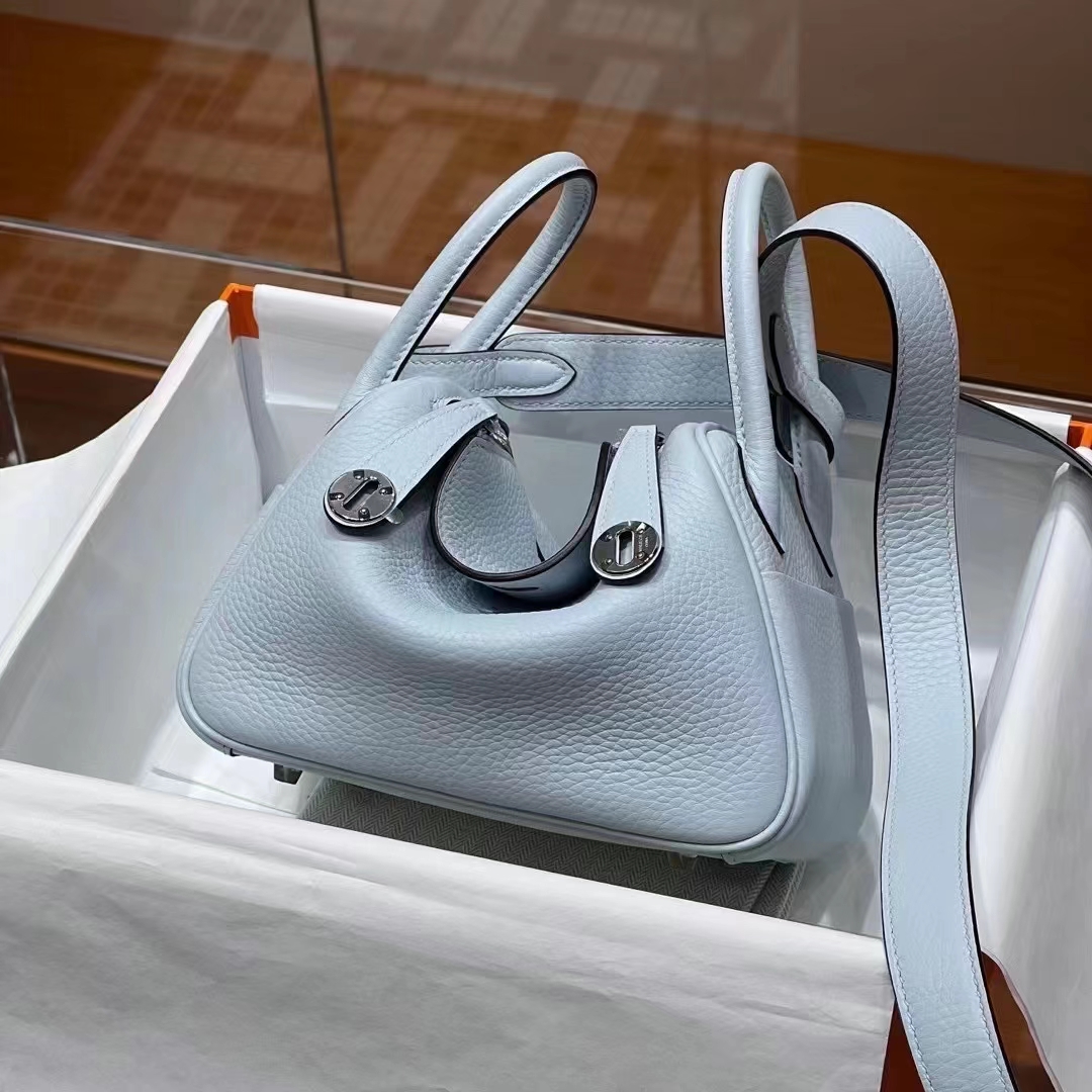 HERMES 爱马仕 【现货】 Mini Lindy 20cm T0 雾霾蓝 TOGO 现货 进口蜜蜡线 全手工制作