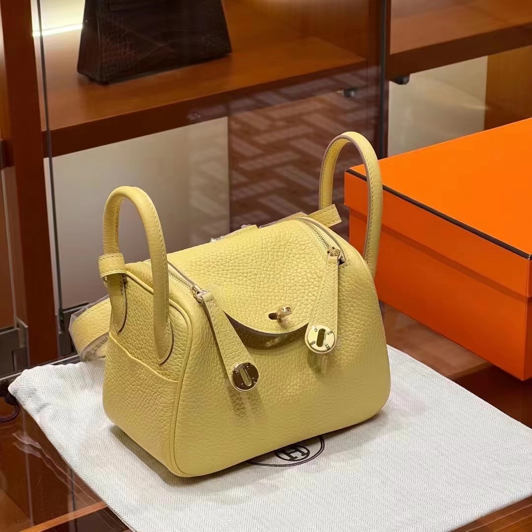 HERMES 爱马仕 【现货】 Mini Lindy 20cm 9N Citron 柠檬黄 TOGO 现货 进口蜜蜡线 全手工制作