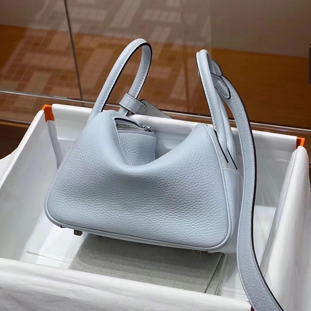 HERMES 爱马仕 【现货】 Mini Lindy 20cm T0 雾霾蓝 TOGO 现货 进口蜜蜡线 全手工制作