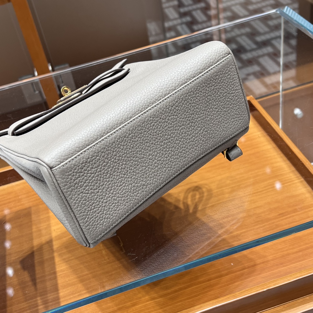 HERMES 爱马仕官网推荐 Kelly ado 双肩背包 21cm 80 Gris Perle 珍珠灰 Togo皮 进口蜜蜡线 全手工制作