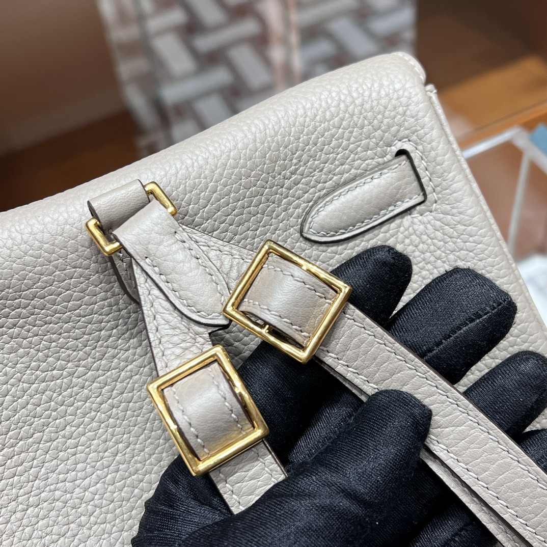 HERMES 爱马仕官网推荐 Kelly ado 双肩背包 21cm 80 Gris Perle 珍珠灰 Togo皮 进口蜜蜡线 全手工制作