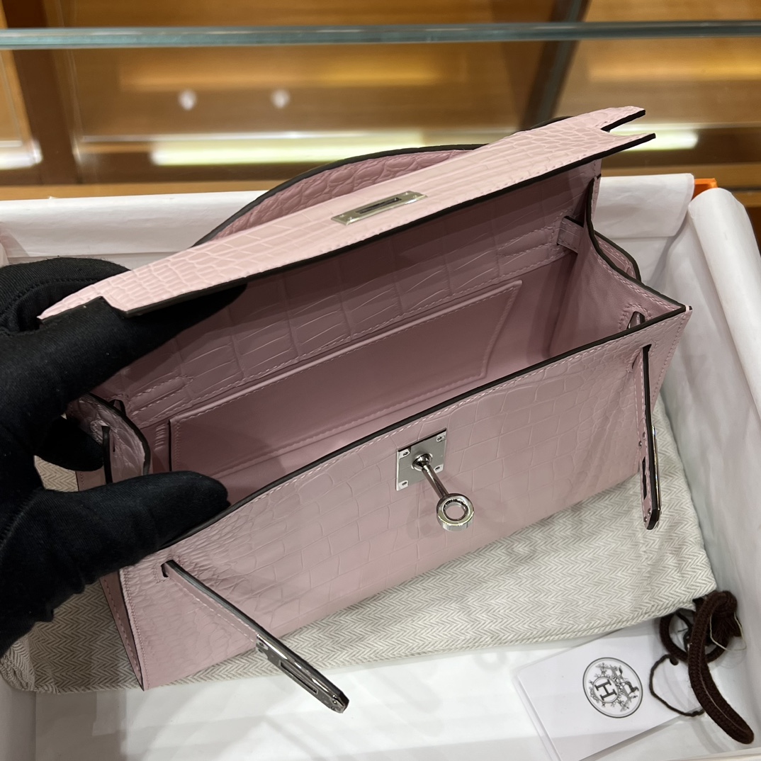 铂金女王 HERMES 爱马仕  MiniKelly 1 9W Crocus 梦幻紫 鳄鱼皮 进口蜜蜡线 全手工制作