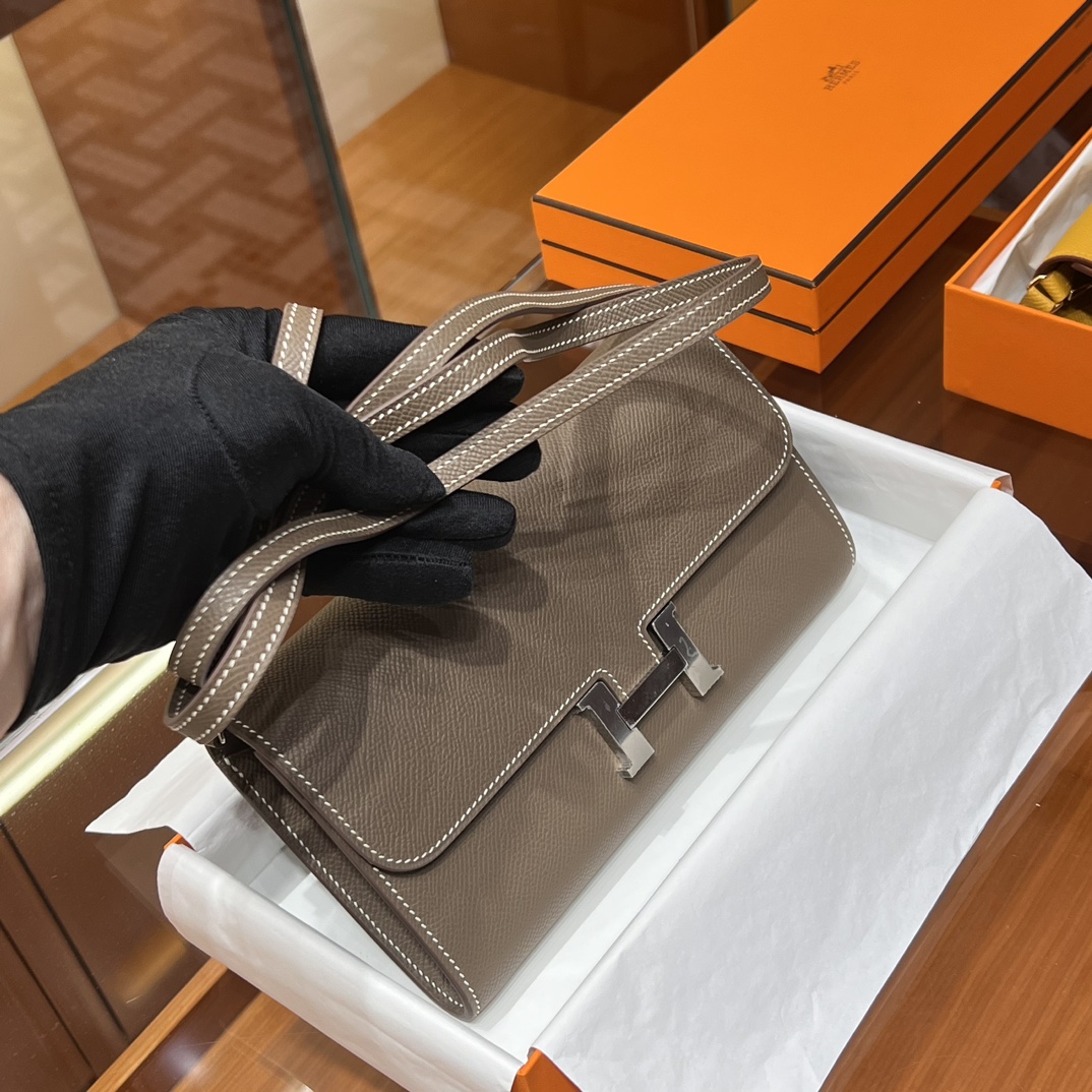 铂金女王 HERMES 爱马仕  Constance To Go Espom皮 19cm 8C Gri Elephant 大象灰 进口蜜蜡线 全手工制作