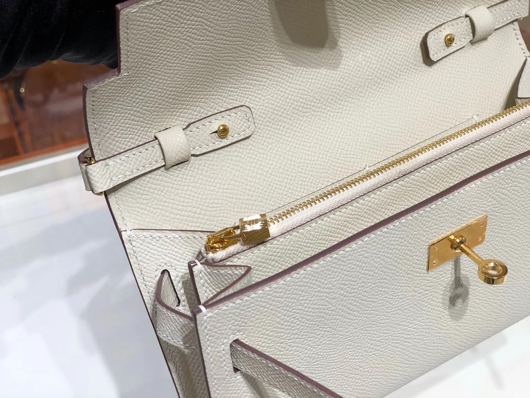 铂金女王 HERMES 爱马仕  Kelly to go Espom皮 19cm 10 Craie 奶昔白 进口蜜蜡线 全手工制作
