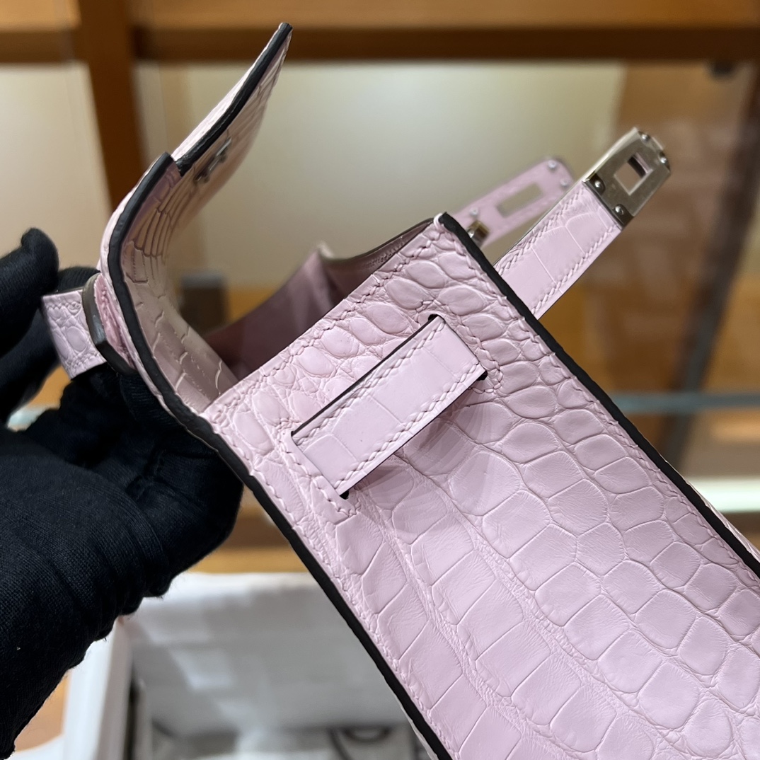 铂金女王 HERMES 爱马仕  MiniKelly 1 9W Crocus 梦幻紫 鳄鱼皮 进口蜜蜡线 全手工制作