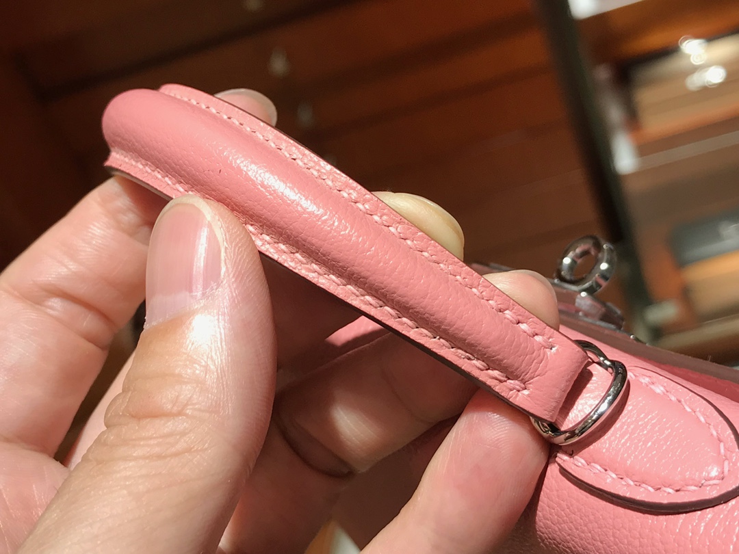 HERMES 爱马仕 【现货】 MiniKelly 2 山羊皮 5P Pink樱花粉 现货 进口蜜蜡线 全手工制作