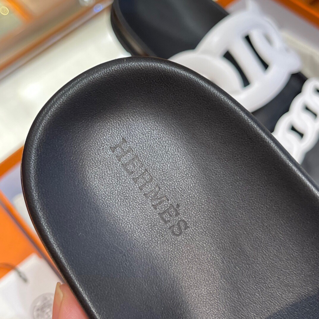 HERMES 爱马仕 猪鼻子拖鞋 34-41码 原厂同步 进口真皮大底 全手工制作 黑白拼