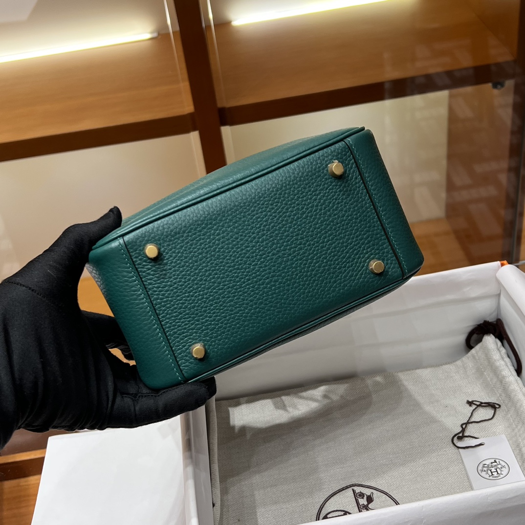 HERMES 爱马仕 【现货】 Mini Lindy 20cm 6Q Vert Emeraude宝石绿 TOGO 现货 进口蜜蜡线 全手工制作