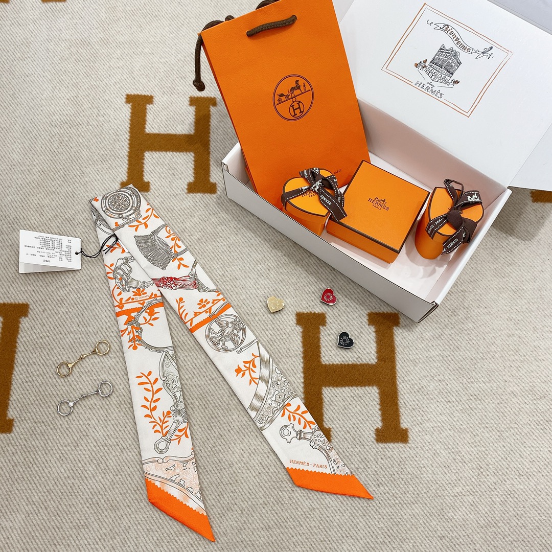 Hermes Maxi twilly Size：5*86cm 100%桑蚕丝 领带、包链、腰带等随意搭配