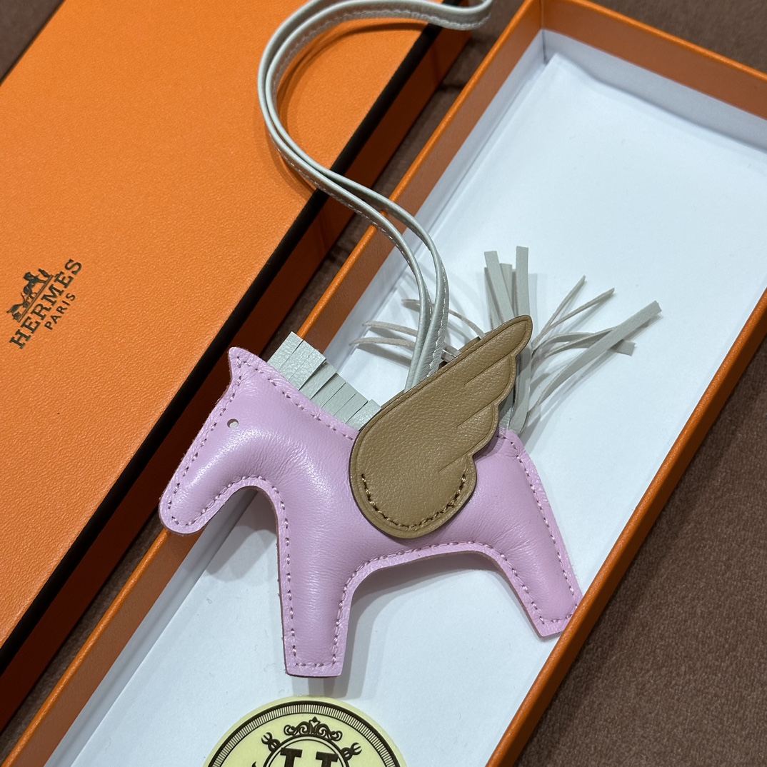 HERMES 爱马仕 【现货】 小马挂件 P9 Anemone 银莲花紫 4S 气泡绿 0M CHAI奶茶色 现货 进口蜜蜡线 全手工制作