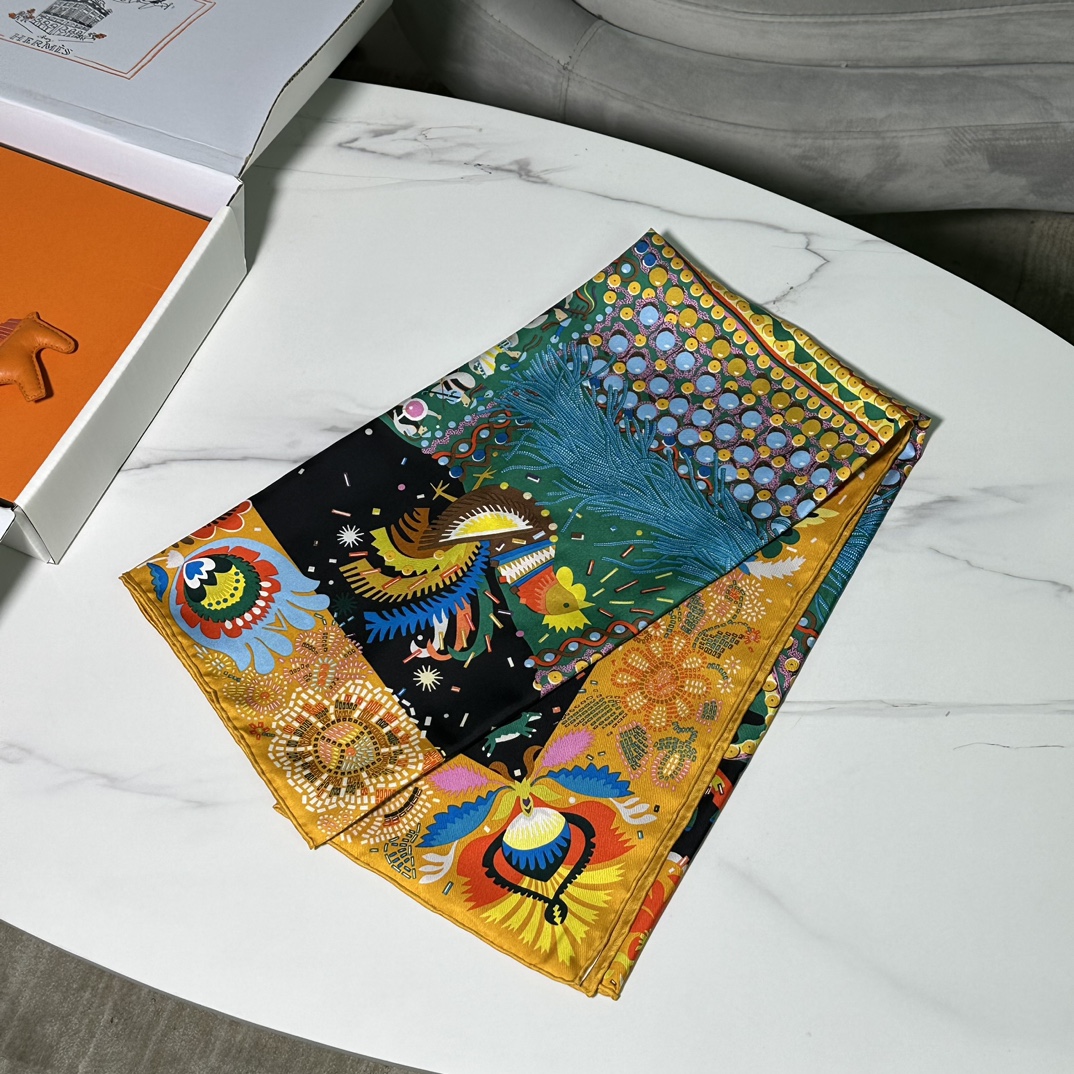 Hermes 2023春夏 New 《华服庆典》 90x90cm 100%斜纹真丝