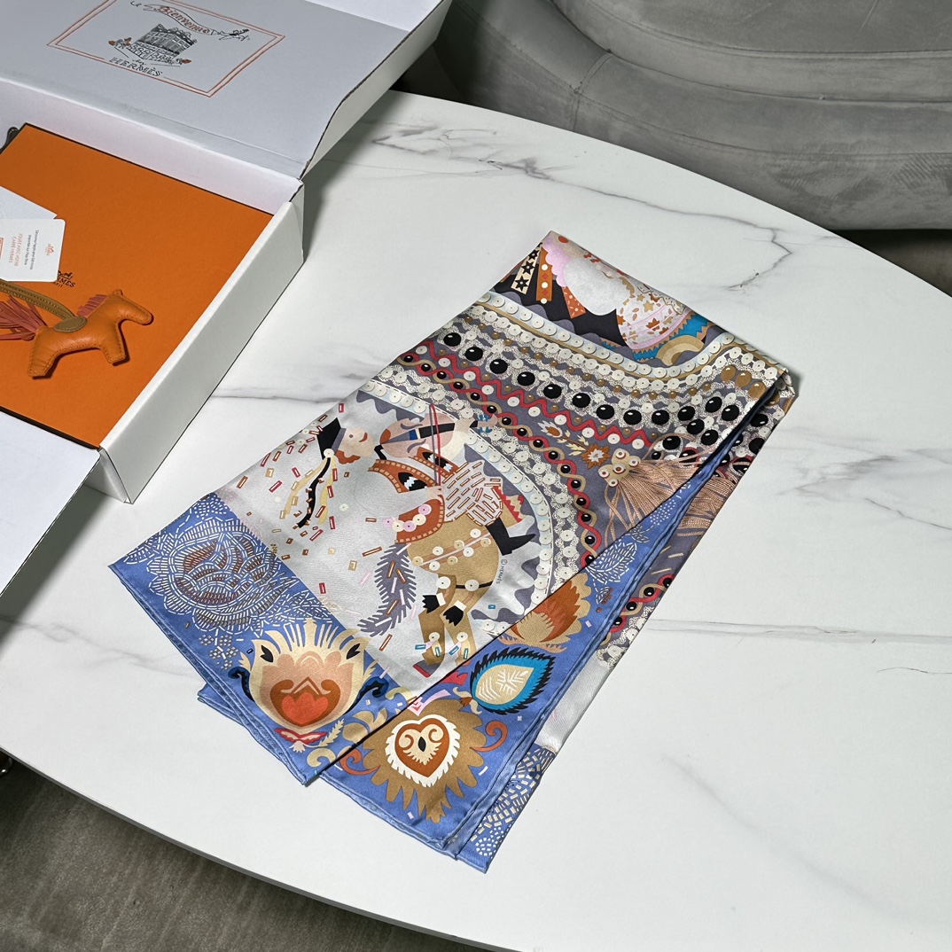 Hermes 2023春夏 New 《华服庆典》90x90cm 100%斜纹真丝