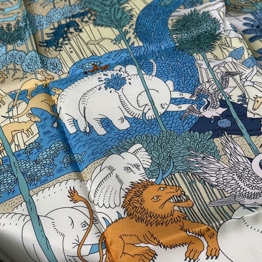 Hermes 《动物狂欢》 90x90cm 100%斜纹真丝 18mm【双面高定】专柜克重 精致手工卷边