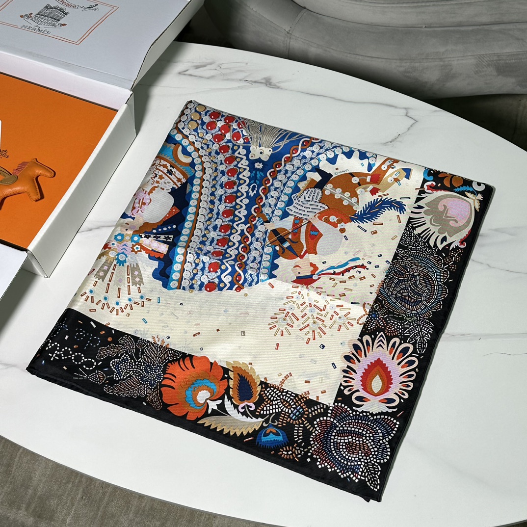 Hermes 2023春夏 New 《华服庆典》 90x90cm 100%斜纹真丝