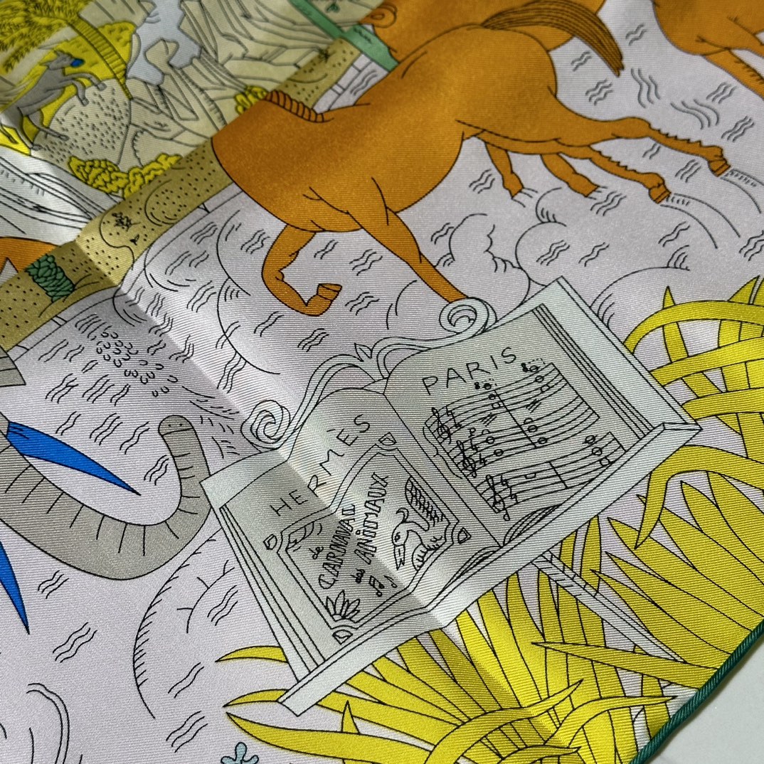 Hermes 《动物狂欢》 90x90cm 100%斜纹真丝 18mm【双面高定】专柜克重 精致手工卷边